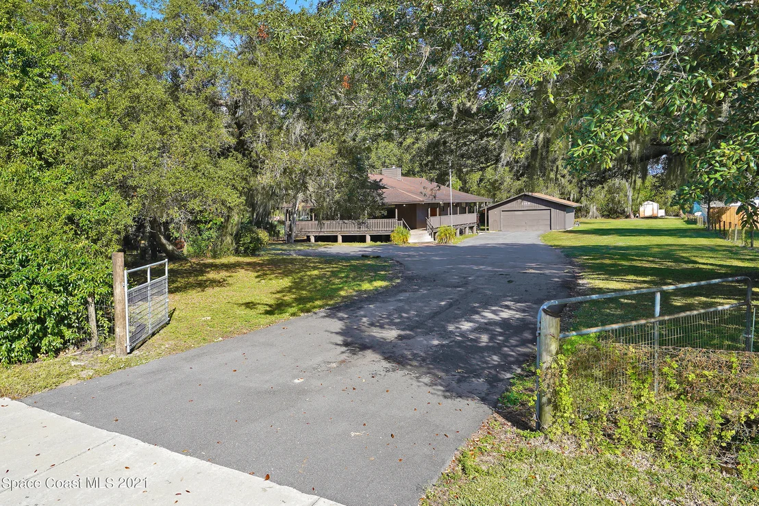 Photo of 1375 War Eagle Boulevard