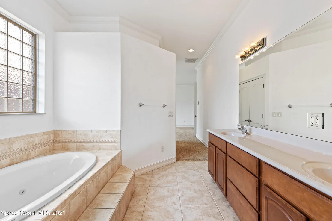 Photo of 869 Seven Gables Circle SE
