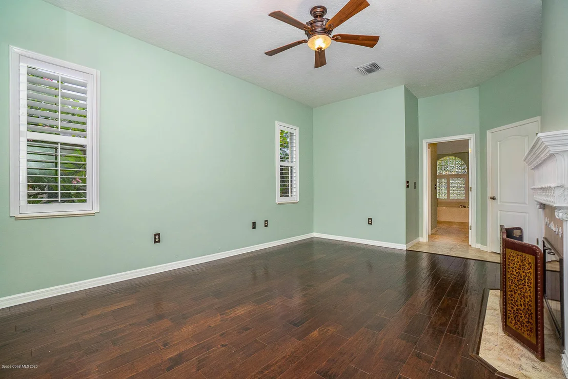 Photo of 925 Wildwood Drive
