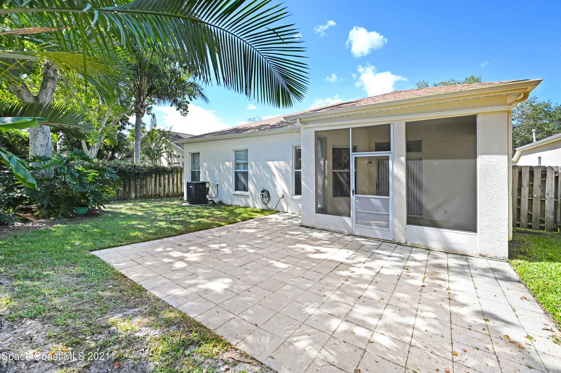 Photo of 7016 Hammock Trace Drive