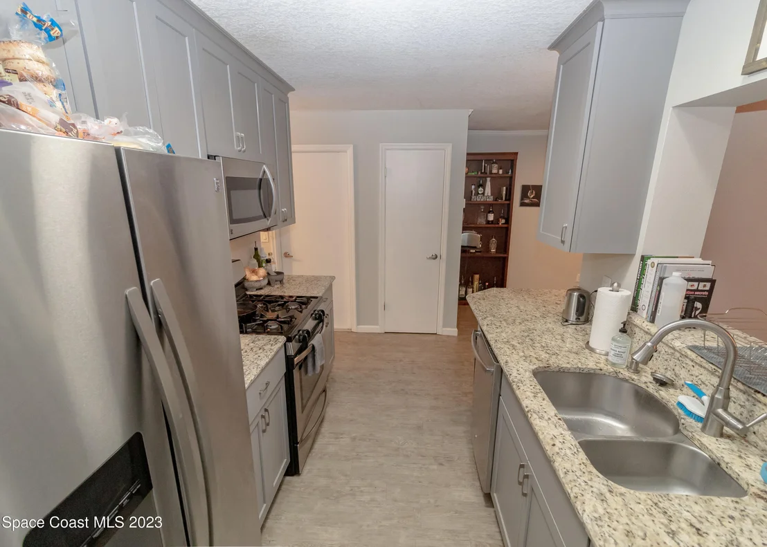 Photo of 800 Mark David Boulevard