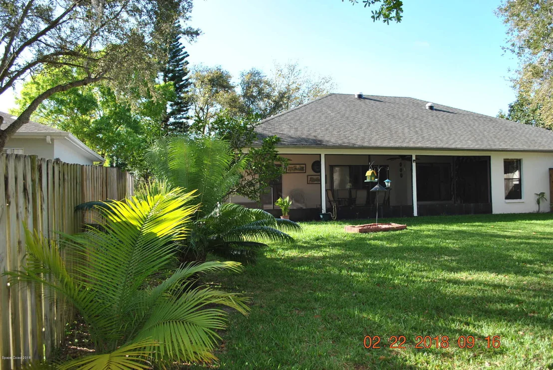 Photo of 889 Shoshone Lane