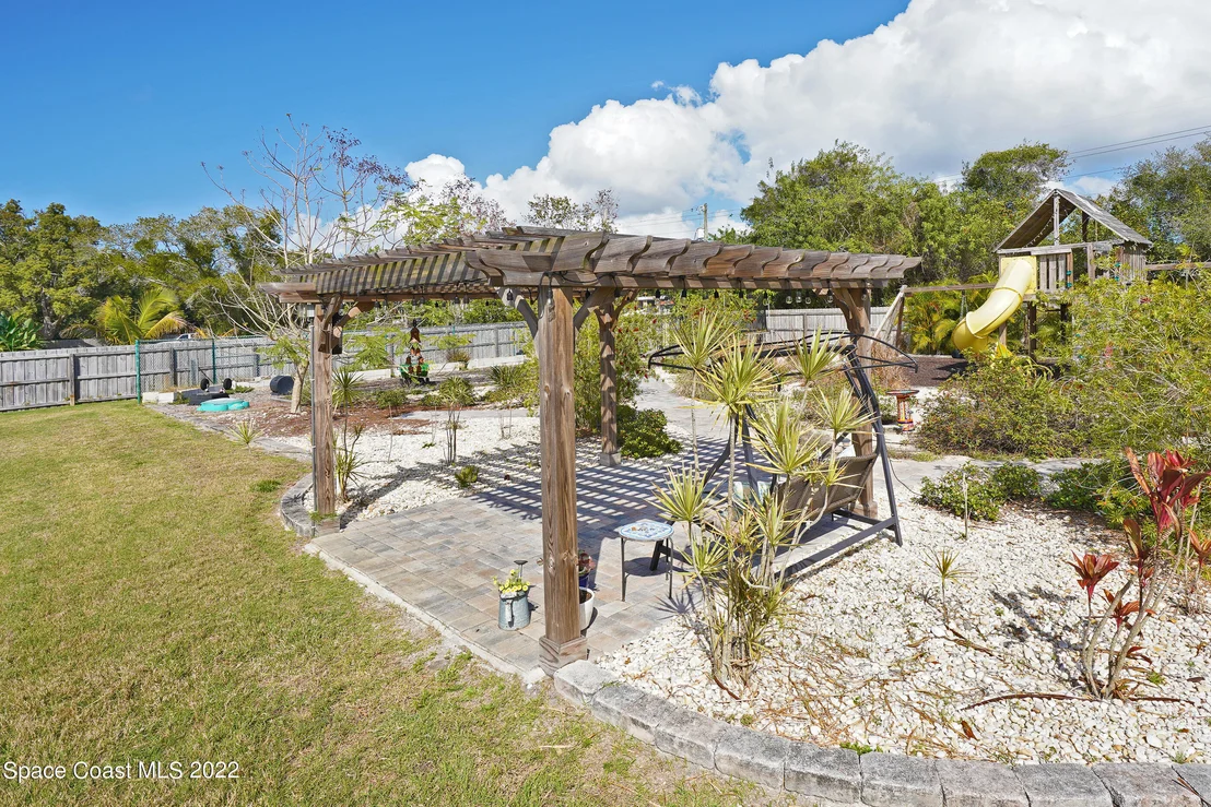 Photo of 1814 Oak Drive N