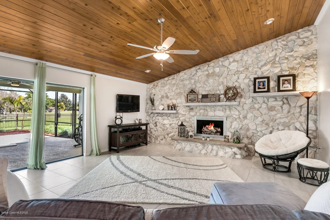 Photo of 980 Long Meadow Lane