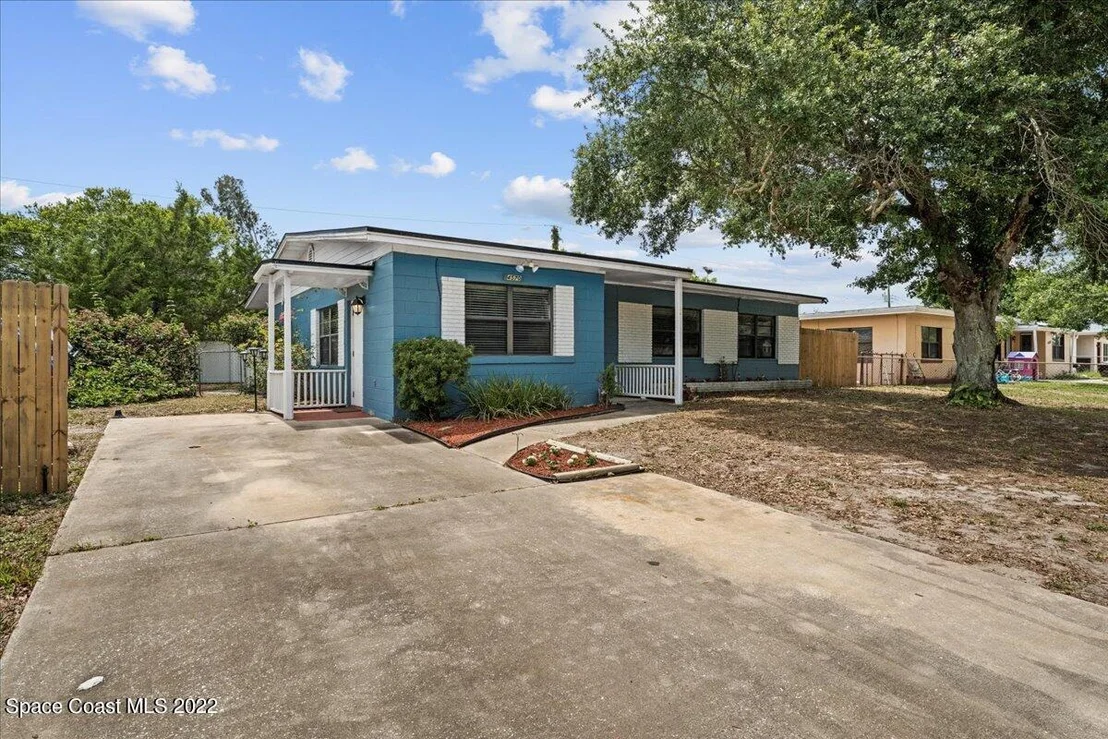 Photo of 4570 Apollo Road