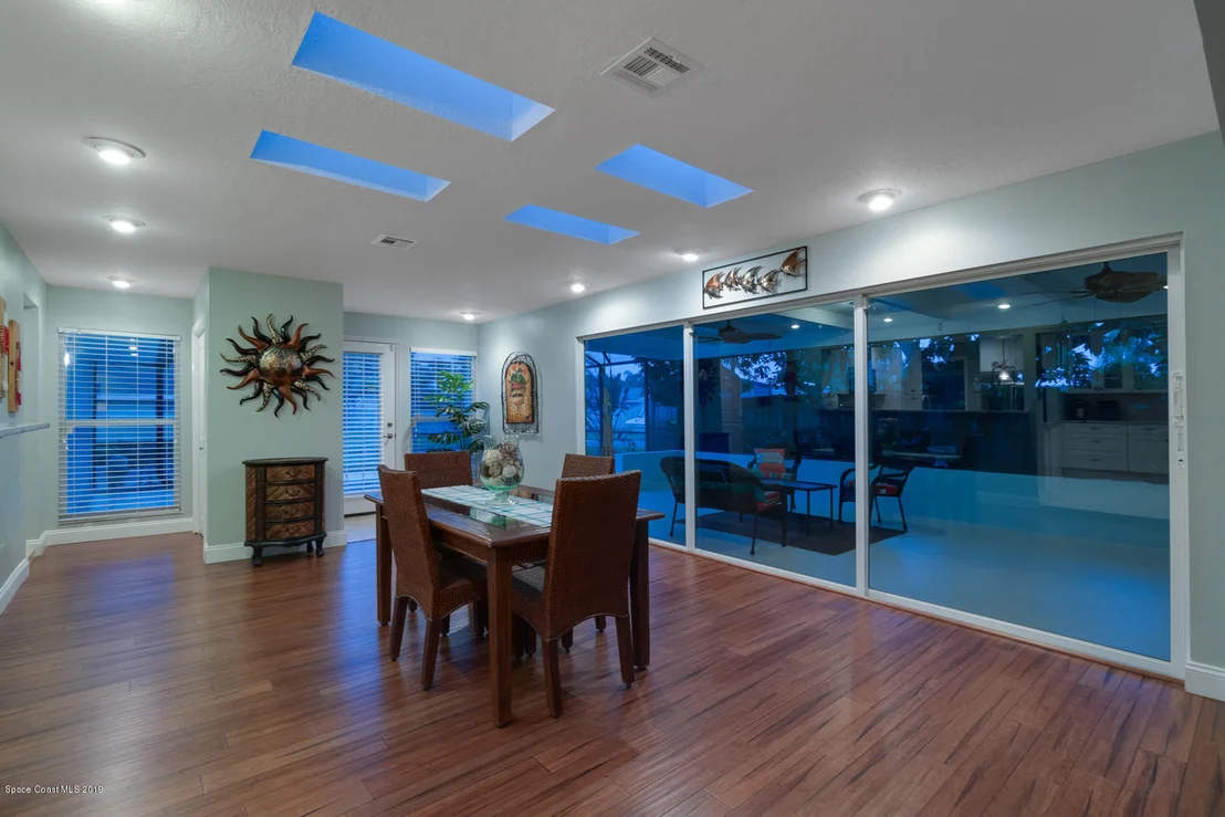 Photo of 484 Oak Ridge Drive