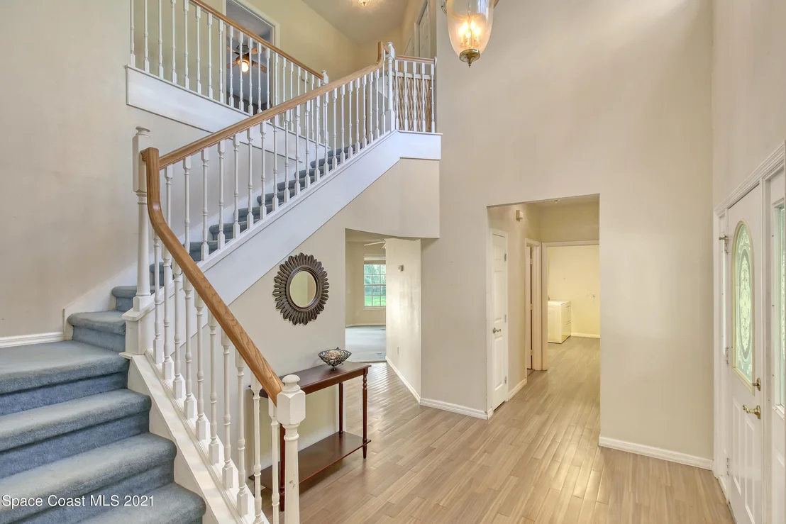 Photo of 2233 Royal Oaks Drive