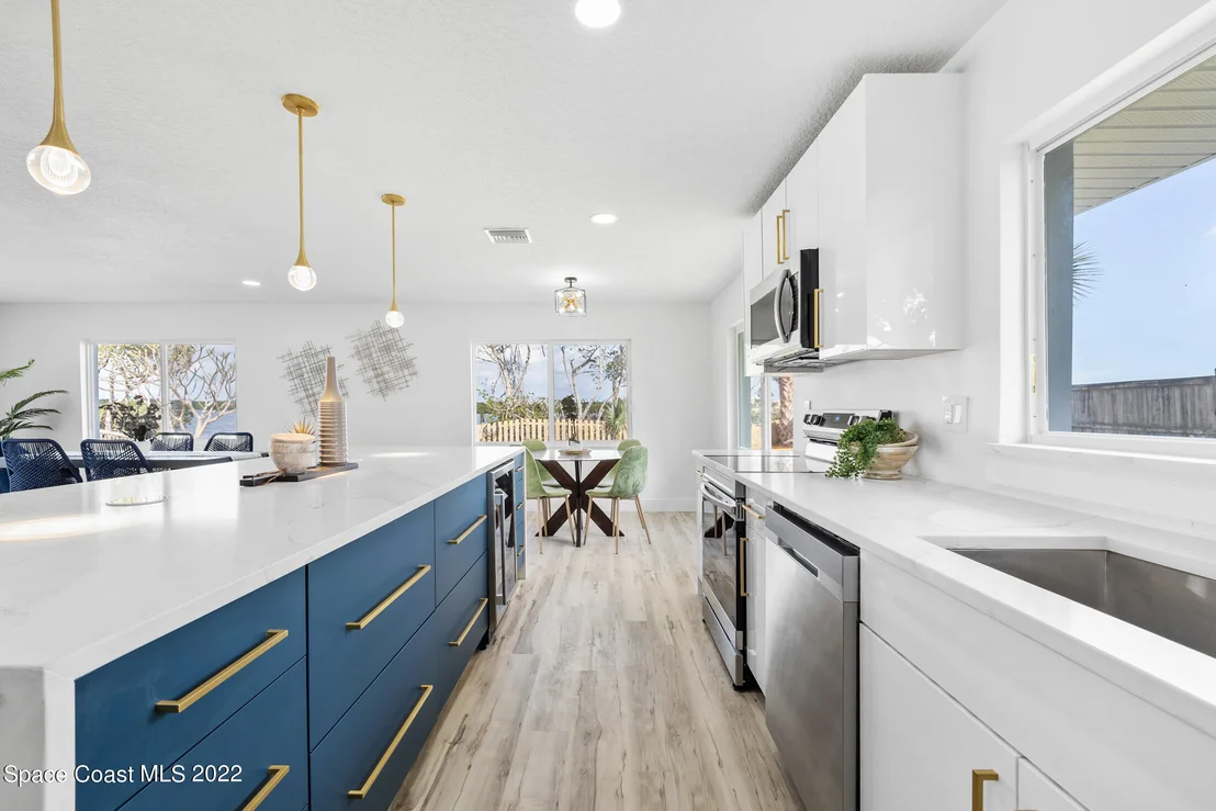 Photo of 77 W Bay Drive