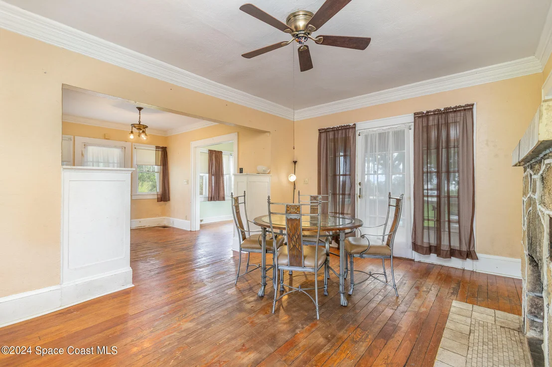 Photo of 1632 Water Drive NE