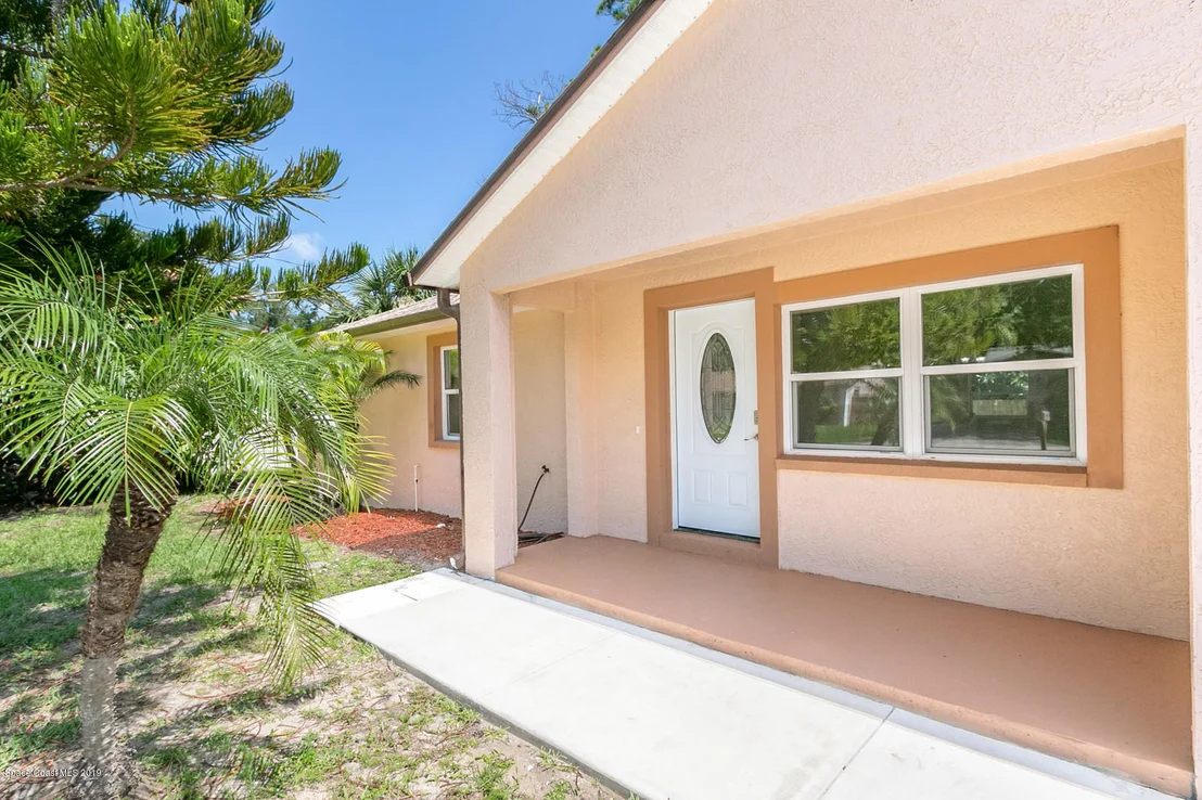 Photo of 1044 Bernice Road