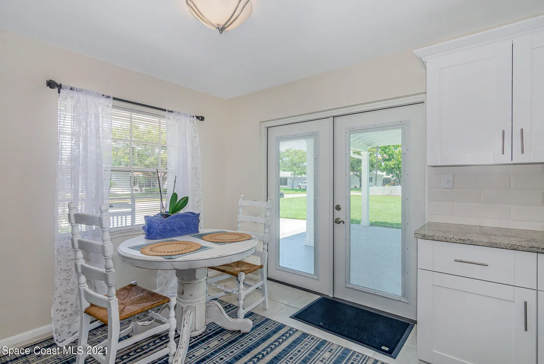 Photo of 983 Beacon Road