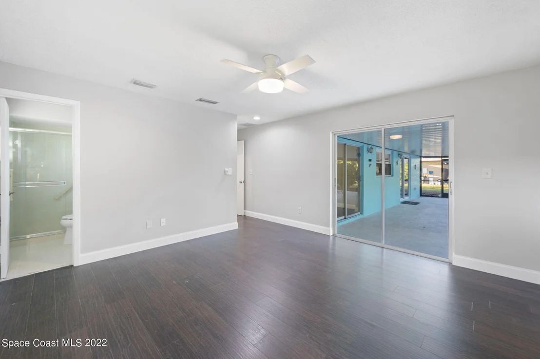 Photo of 1141 Cromey Road NE