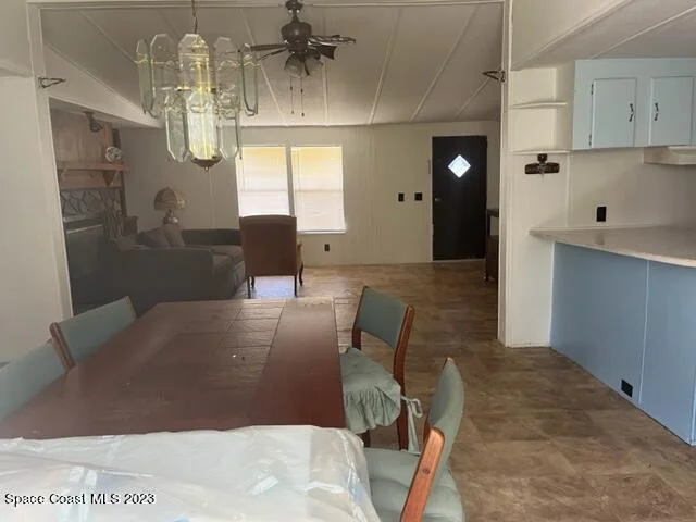 Photo of 565 Vivian Drive