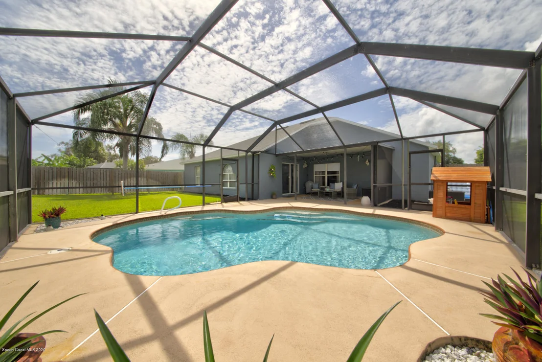 Photo of 2380 High Ridge Road