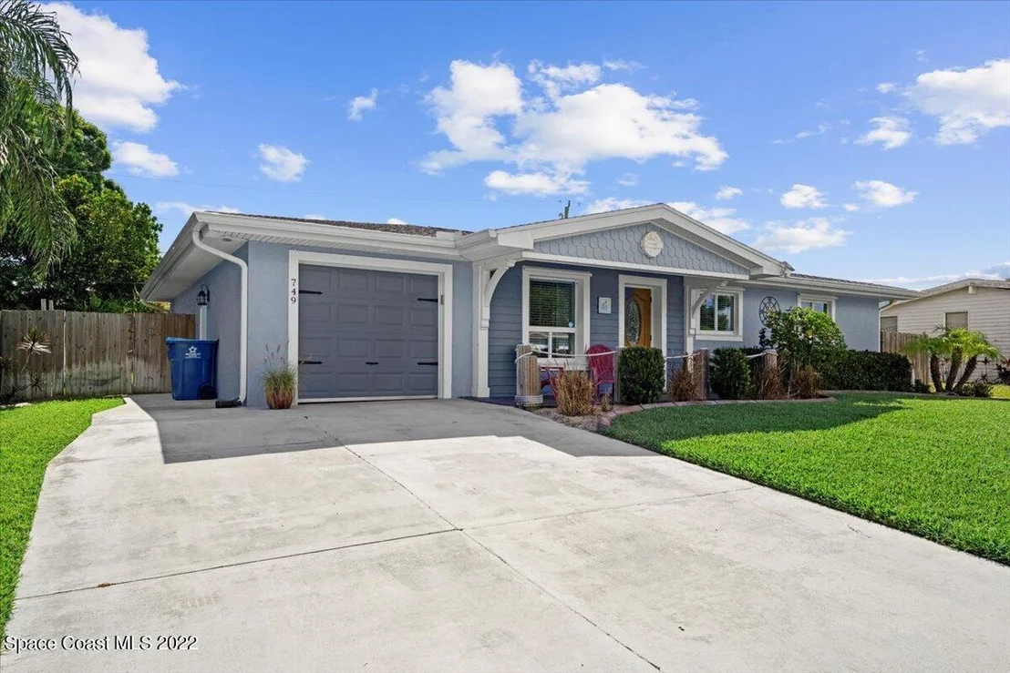 Photo of 749 Badger Drive NE