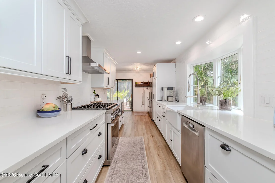 Photo of 5925 Riverside Drive