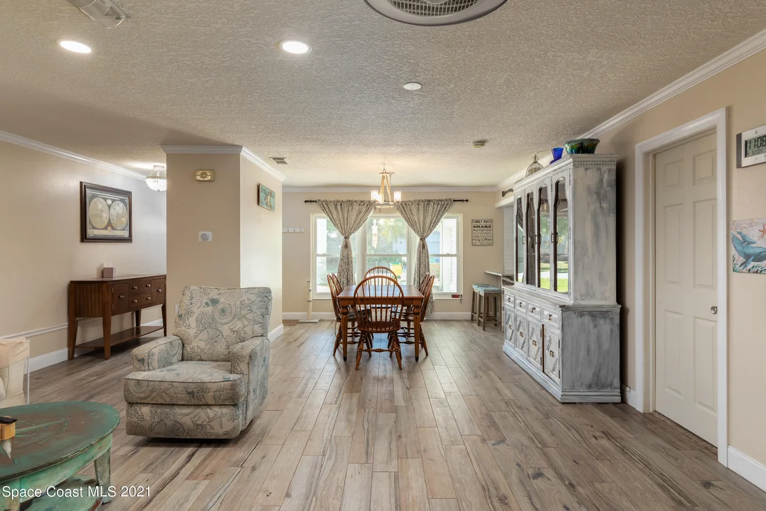 Photo of 450 Rosedale Drive
