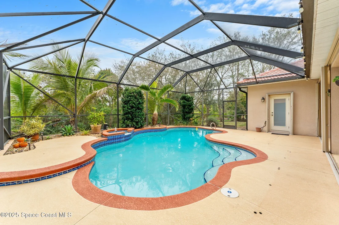 Photo of 4443 Long Lake Road