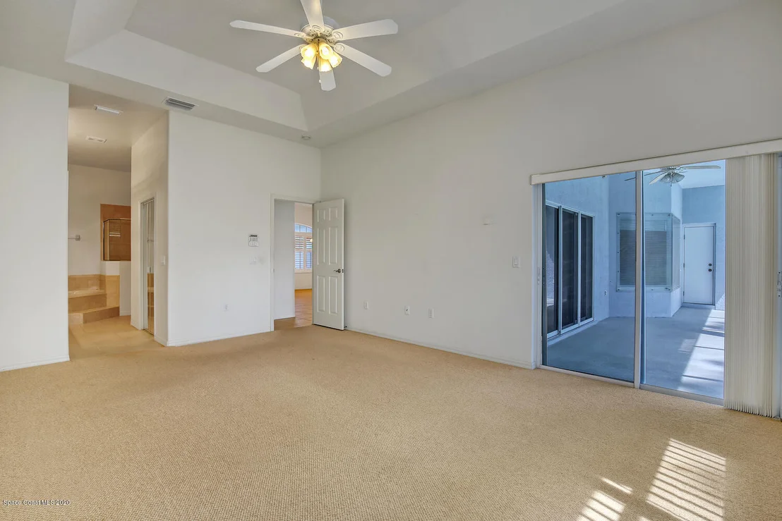 Photo of 975 Pineland Drive