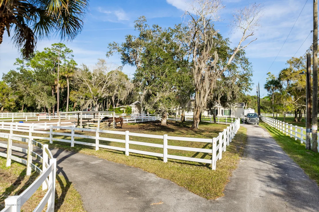 Photo of 2885 Turtle Mound Road