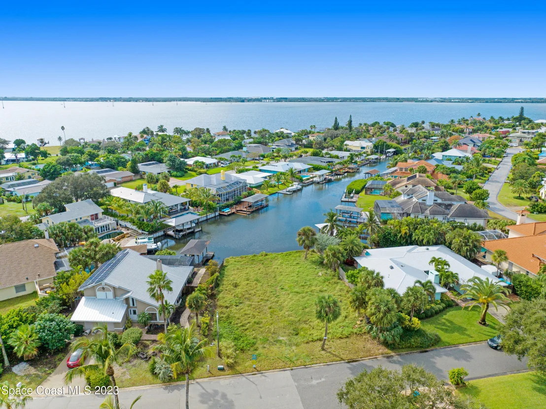 Photo of 394 River View Lane