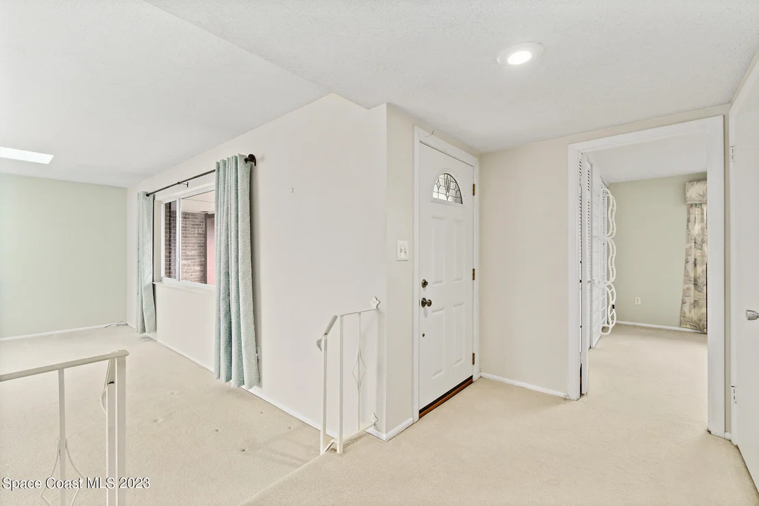 Photo of 909 Kings Post Road