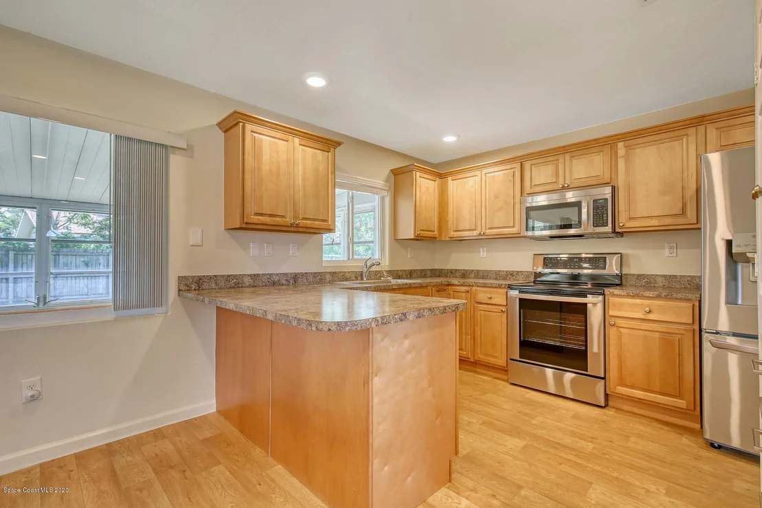 Photo of 930 Bacon Circle NE