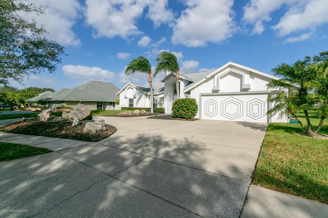 Photo of 582 Sanderling Drive