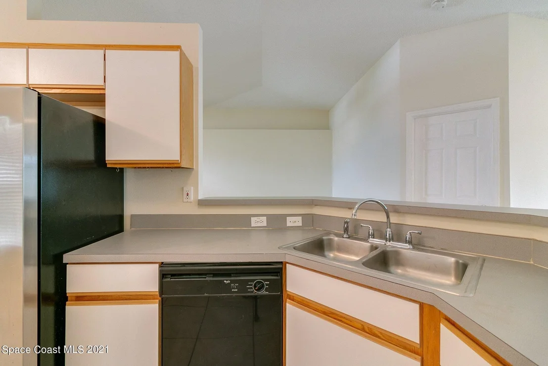 Photo of 1125 White Oak Circle