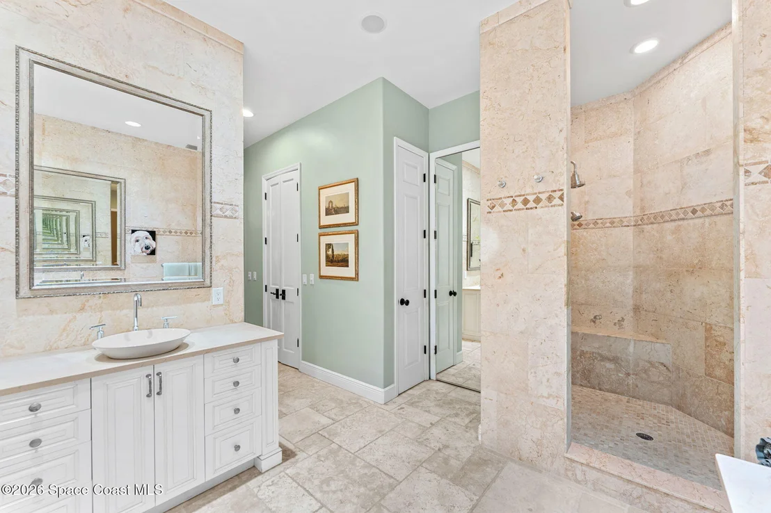 Photo of 339 Cocoa Avenue
