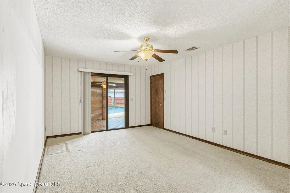 Photo of 460 Neptune Drive NE