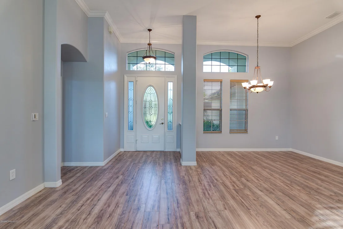 Photo of 2118 Windbrook Drive SE