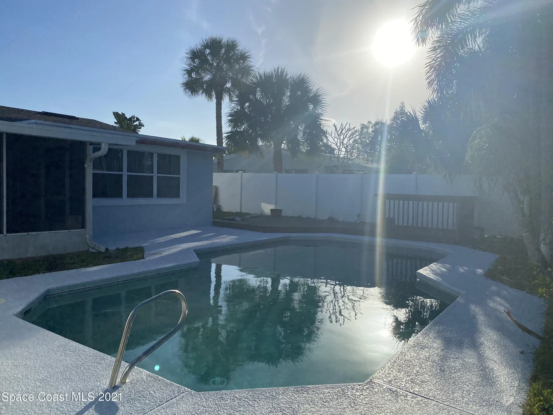 Photo of 400 Cinnamon Drive