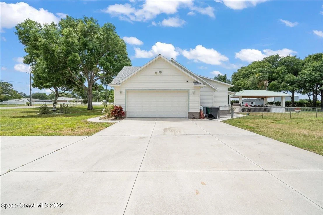 Photo of 3660 Burkholm Road
