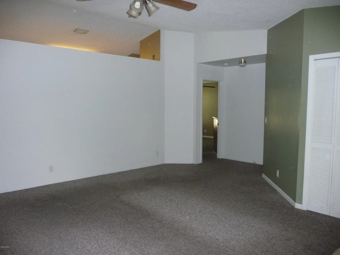 Photo of 880 Yellow Pine Avenue