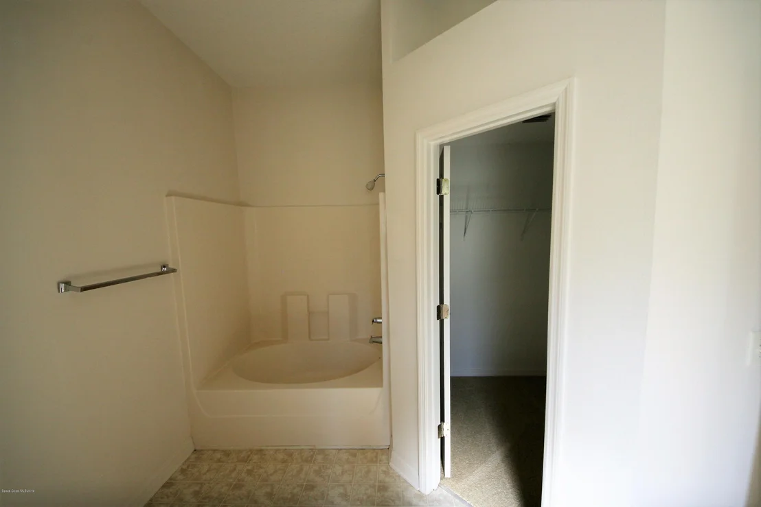 Photo of 1433 Hemingway Boulevard
