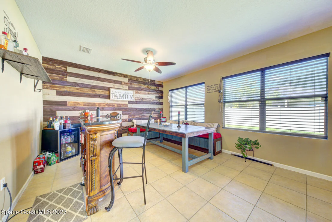 Photo of 194 Dryden Circle