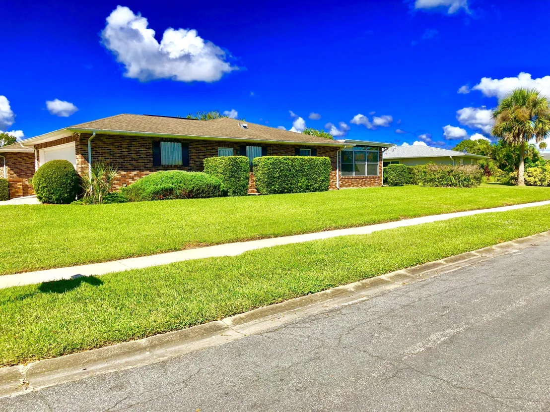 Photo of 1481 Meadowbrook Road NE