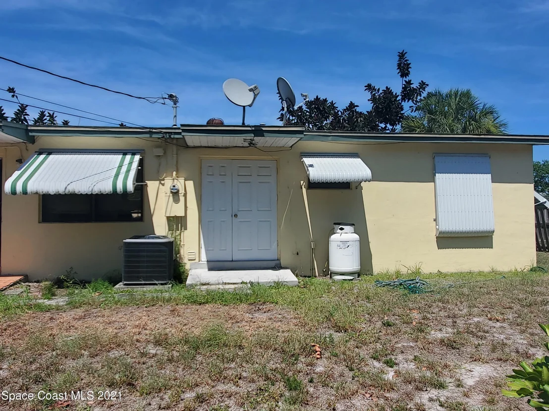 Photo of 1054 Cable Lane NE