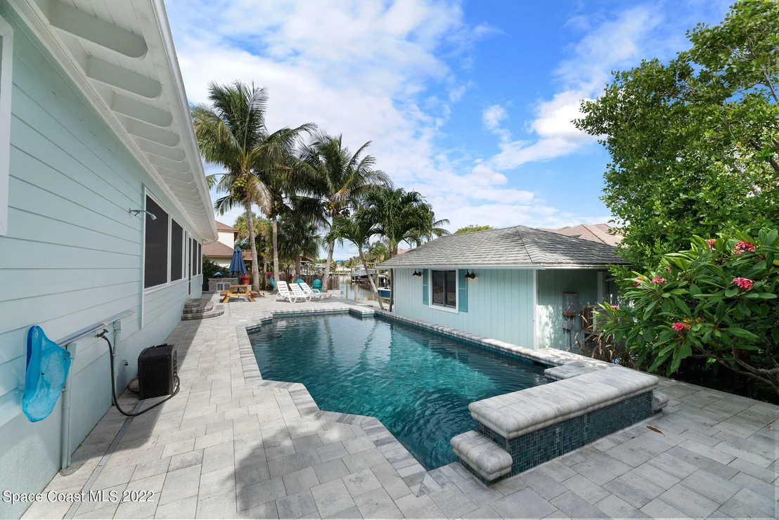 Photo of 416 Riverview Lane