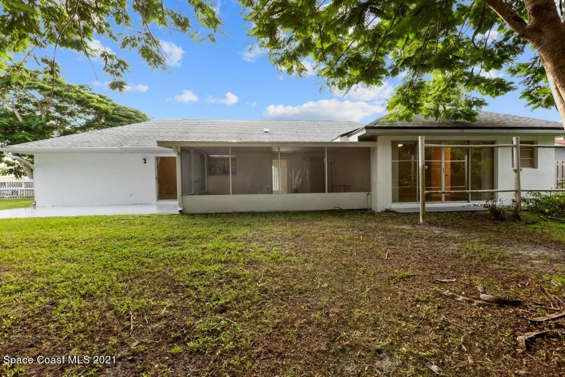 Photo of 781 Pebble Beach Avenue NE