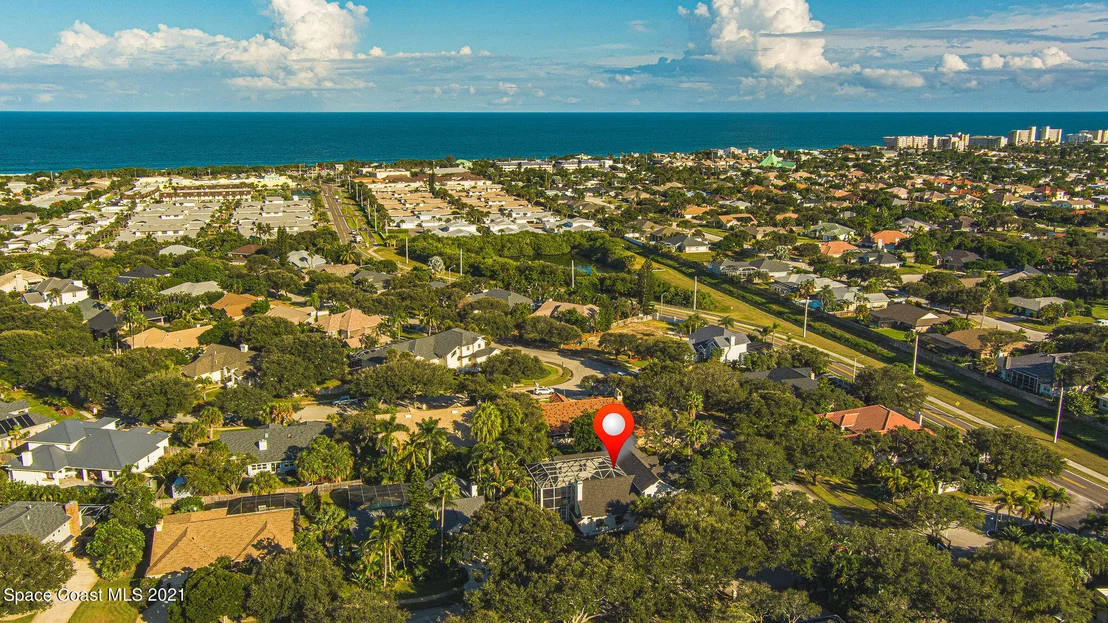 Photo of 472 Peregrine Drive