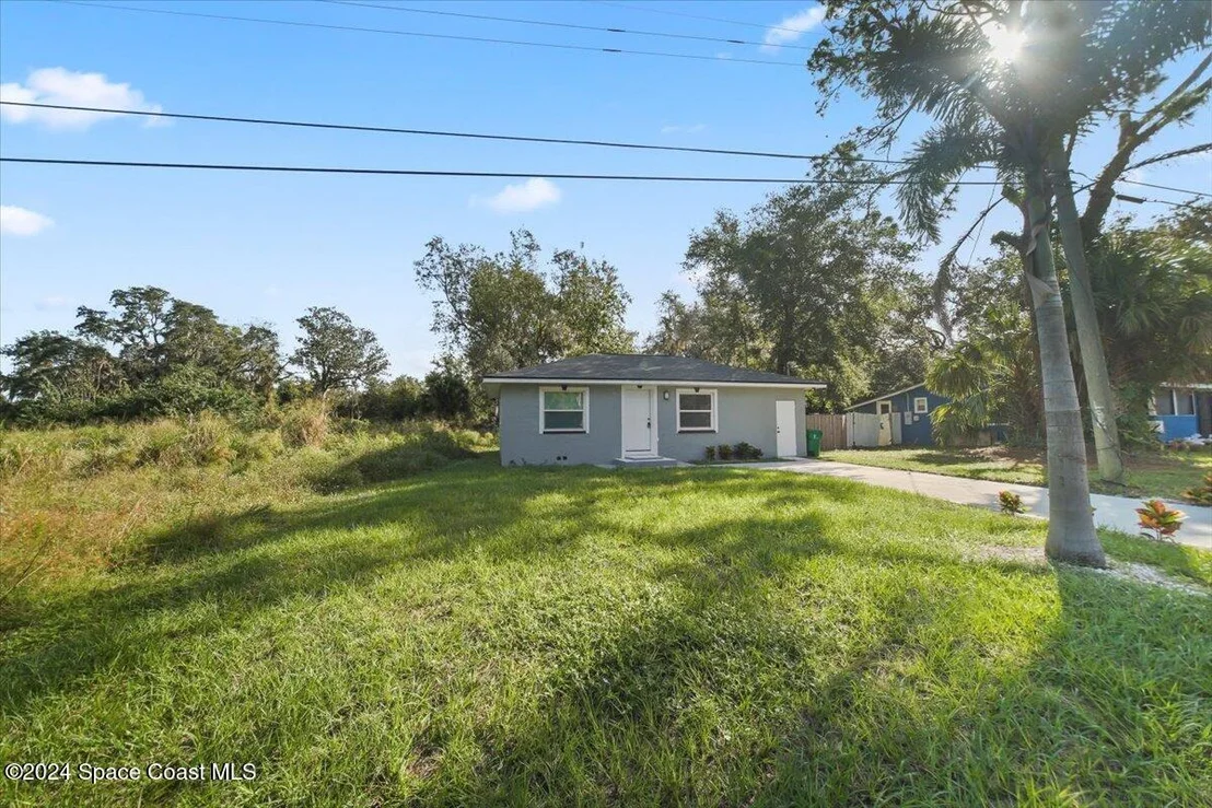Photo of 2651 Pineapple Avenue
