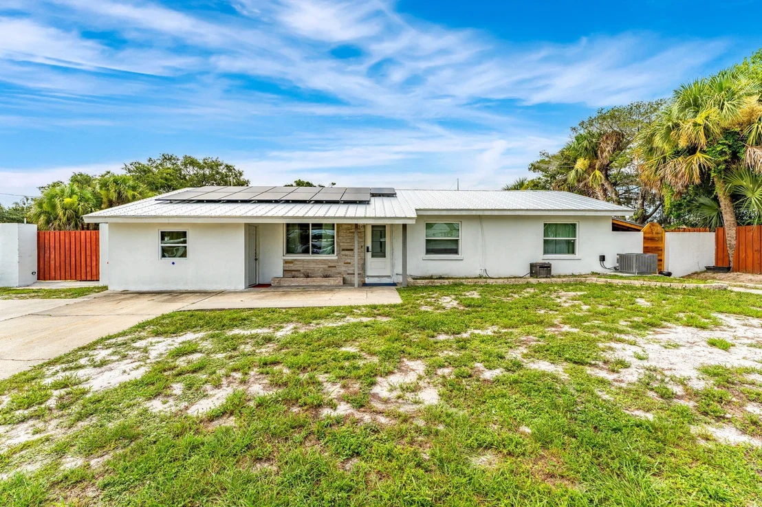 Photo of 1557 Hillcrest Drive