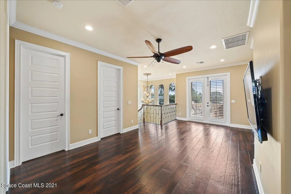 Photo of 300 2nd Avenue