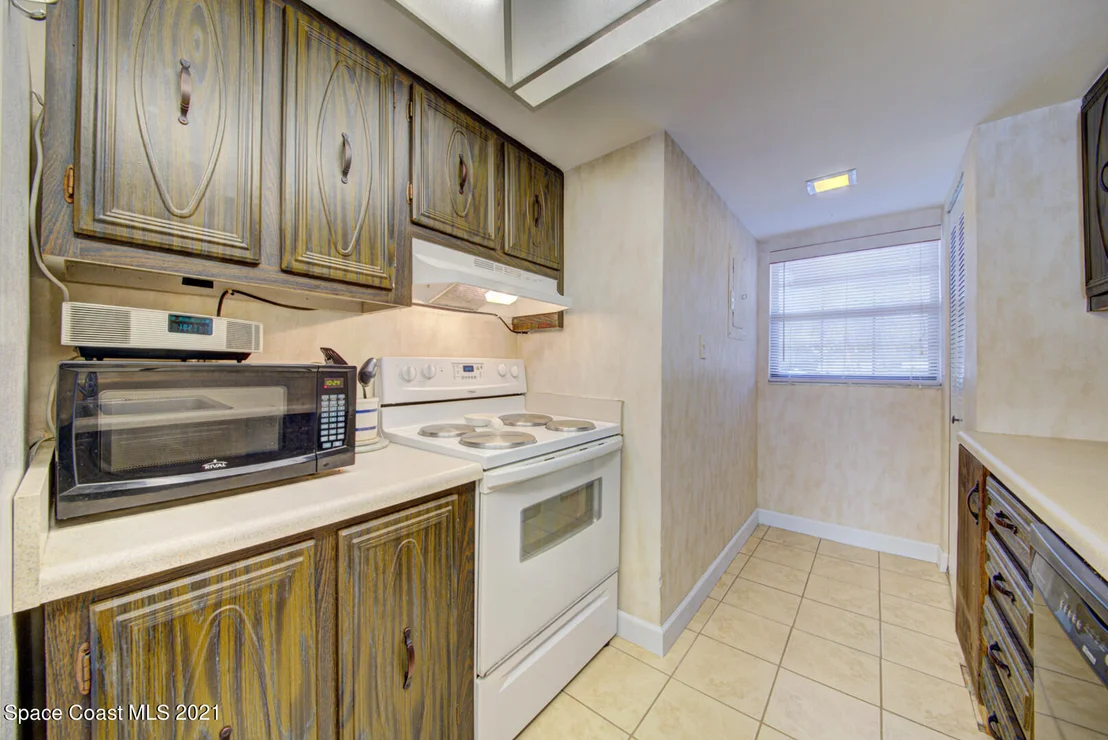 Photo of Unit B205 at 1049 Rockledge Drive
