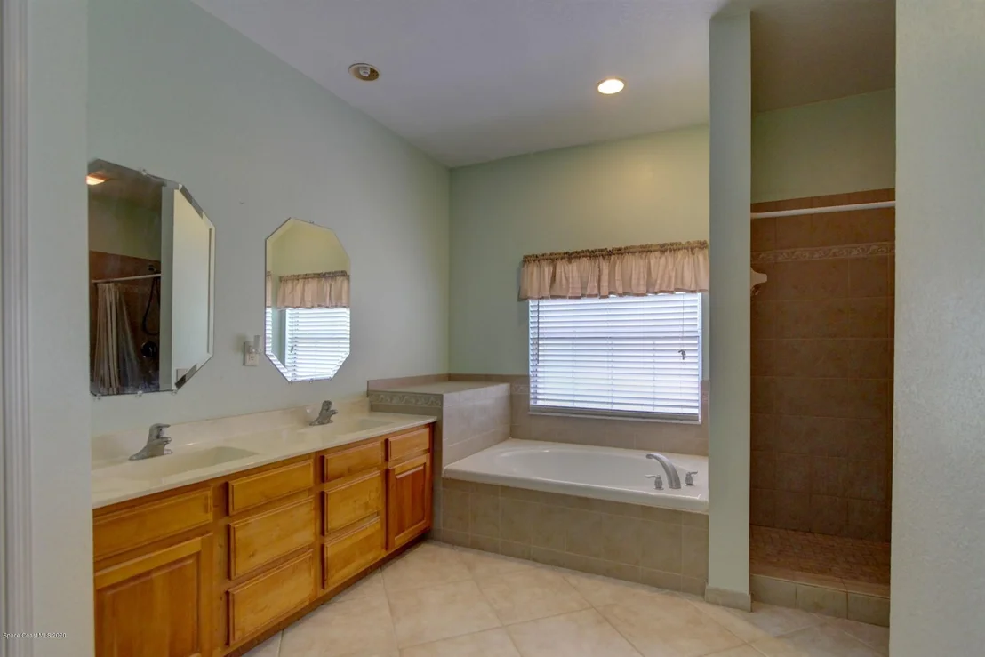 Photo of 1125 Brook Street NE