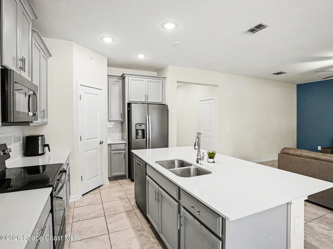 Photo of 5550 Bakewell Place