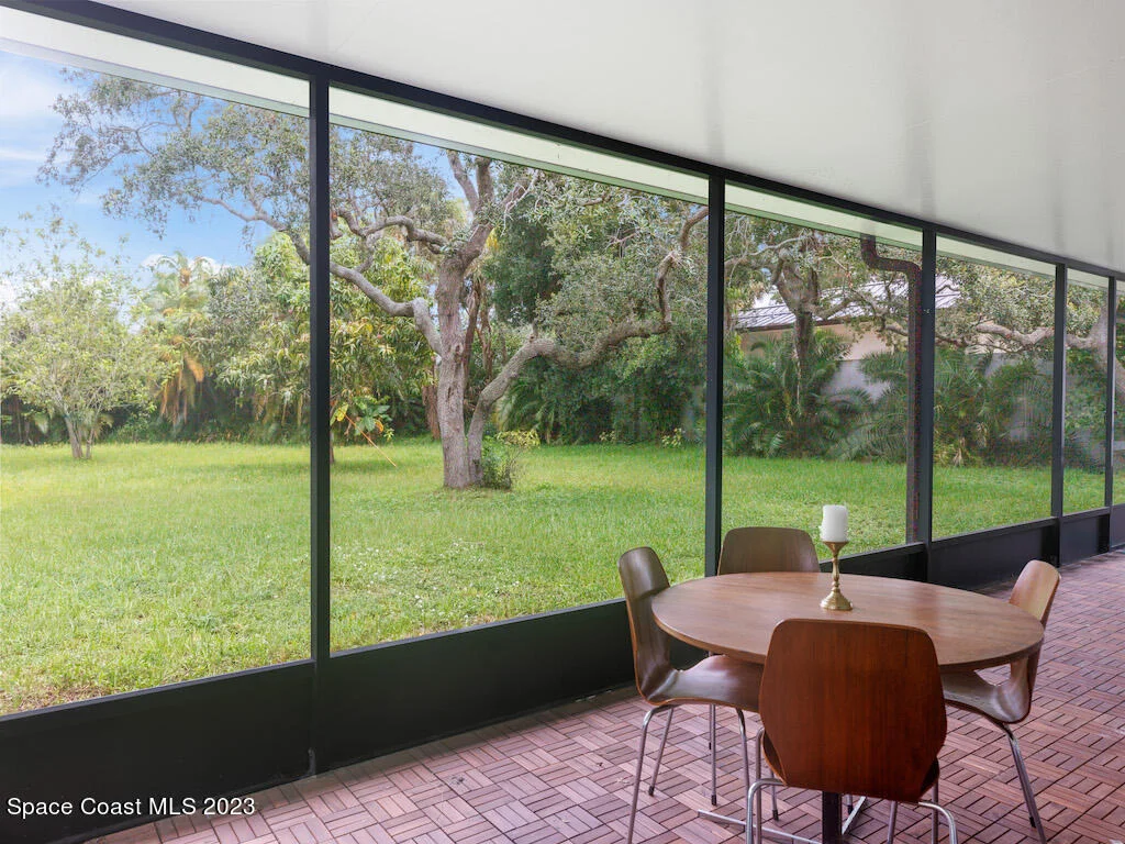 Photo of 526 Sunset Boulevard