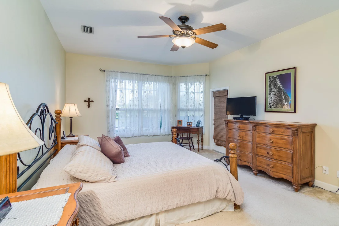 Photo of 3557 Peninsula Circle